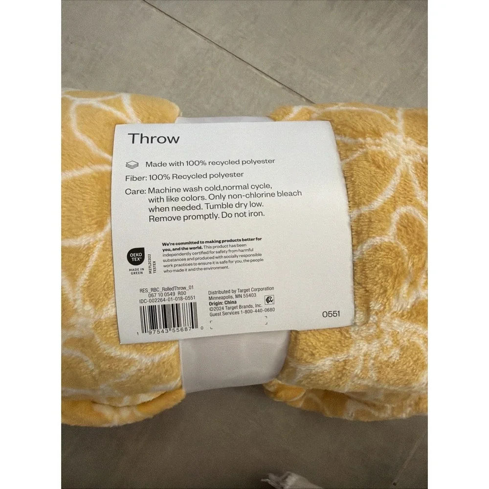 Room Essentials Plush Throw Blanket 50